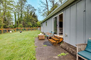 Bay City Retreat ~ 1/2 Mi to Local Beach!