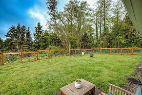 Bay City Retreat ~ 1/2 Mi to Local Beach!