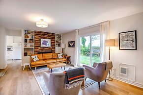 Bay City Retreat ~ 1/2 Mi to Local Beach!