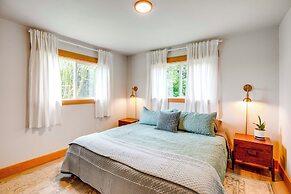 Bay City Retreat ~ 1/2 Mi to Local Beach!