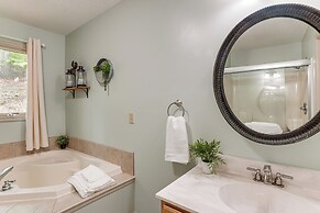 Spacious Mcgaheysville Home w/ Hot Tub & Sauna!