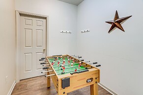 Spacious Mcgaheysville Home w/ Hot Tub & Sauna!