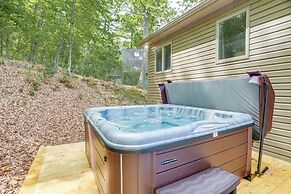 Spacious Mcgaheysville Home w/ Hot Tub & Sauna!