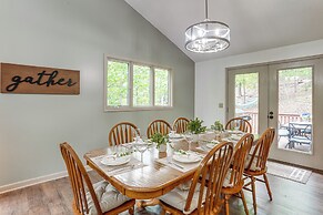 Spacious Mcgaheysville Home w/ Hot Tub & Sauna!