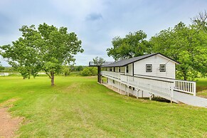 Granbury Home w/ Lake Views ~ 6 Mi to Boat Launch!