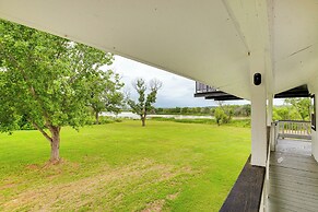 Granbury Home w/ Lake Views ~ 6 Mi to Boat Launch!