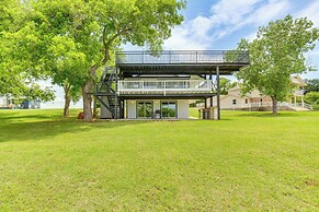 Granbury Home w/ Lake Views ~ 6 Mi to Boat Launch!