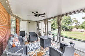 Crestview Family Home: Screened Porch & Games!