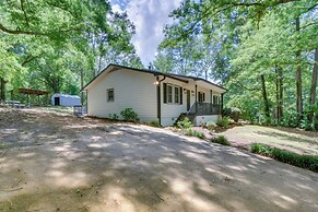 Athens Home w/ Deck - Near Sanford Stadium!