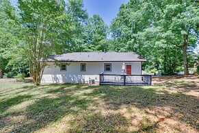Athens Home w/ Deck - Near Sanford Stadium!
