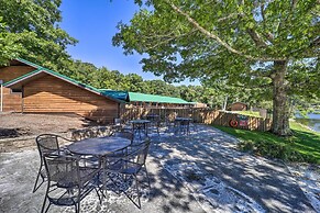 Lake & Pool Access: Spacious Home in Newland