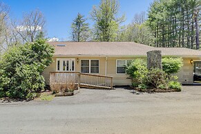 Lake & Pool Access: Spacious Home in Newland