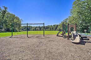 Lake & Pool Access: Spacious Home in Newland