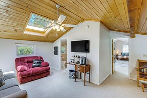 Lake & Pool Access: Spacious Home in Newland