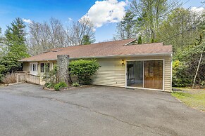 Lake & Pool Access: Spacious Home in Newland