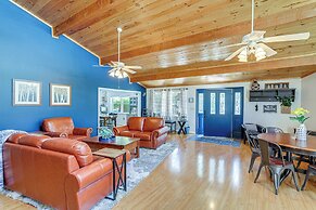 Lake & Pool Access: Spacious Home in Newland