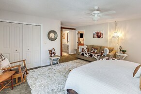 Lake & Pool Access: Spacious Home in Newland