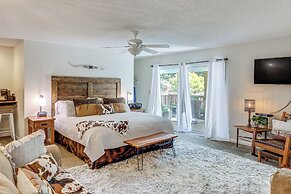 Lake & Pool Access: Spacious Home in Newland