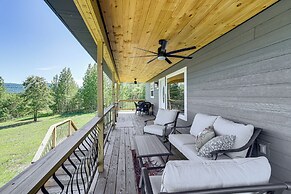 Arkansas Retreat w/ Deck, Fire Pit & Mtn Views!
