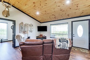 Arkansas Retreat w/ Deck, Fire Pit & Mtn Views!