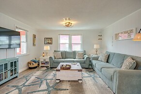 Updated Kitty Hawk Semi-oceanfront w/ Ocean Views