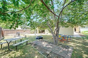 Fun-filled Backyard: Bakersfield Family Haven!