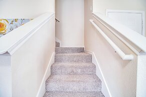 Half-mi to Grand Lake: Townhome w/ Hot Tub