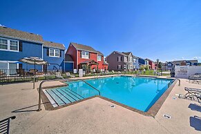 Half-mi to Grand Lake: Townhome w/ Hot Tub