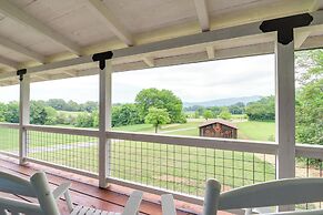 Newport Retreat: 12 Mi to Great Smoky Mountains!