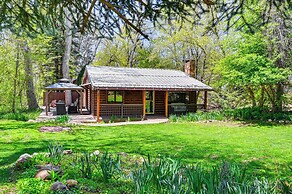 Creekside Payson Cabin Retreat w/ Private Deck