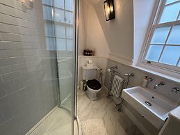 Centrally Located, Stunning 3bed 2bath, SE1