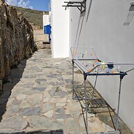 Seaside Bliss Tranquil Retreat on Kythnos Island