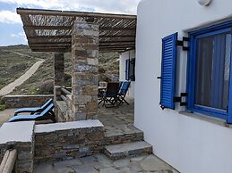 Seaside Bliss Tranquil Retreat on Kythnos Island