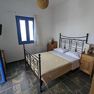 Seaside Bliss Tranquil Retreat on Kythnos Island