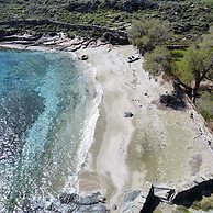 Seaside Bliss Tranquil Retreat on Kythnos Island