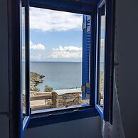 Seaside Bliss Tranquil Retreat on Kythnos Island