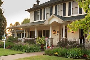 Montford Inn & Cottages