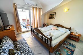 Beach House Apartments Vodice