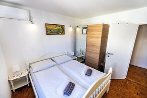 Beach House Apartments Vodice