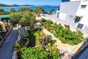 Beach House Apartments Vodice