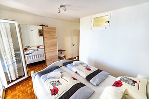 Beach House Apartments Vodice