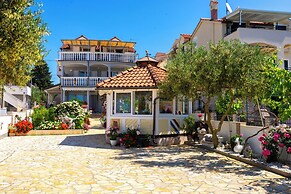 Beach House Apartments Vodice