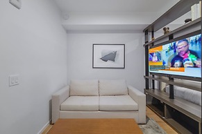 Apt with Bay View Near Bayfront Park