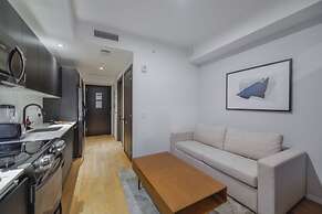 Apt with Bay View Near Bayfront Park