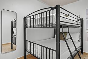 Otium Ideal Marina Getaway Balcony Parking