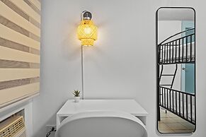 Otium Ideal Marina Getaway Balcony Parking