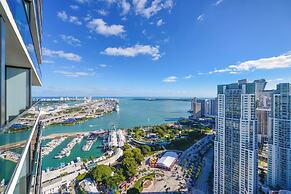 Spacious King Studio at Downtown Miami