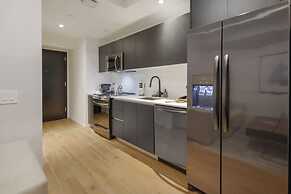 Spacious King Studio at Downtown Miami