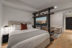 Spacious King Studio at Downtown Miami