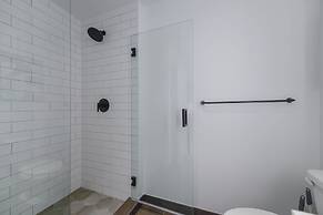 Spacious King Studio at Downtown Miami